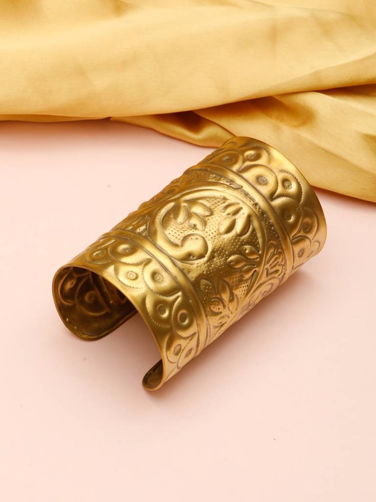 Women Oxidised Cuff Bracelet/Handcuff : VI24BC100010