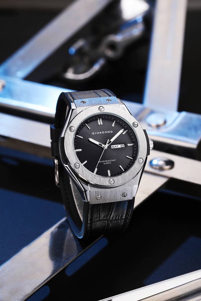 Giordano Casual Analog Watch For Men With Leather Band, Day-Date Function And Quartz Movement : GZ-50142-02