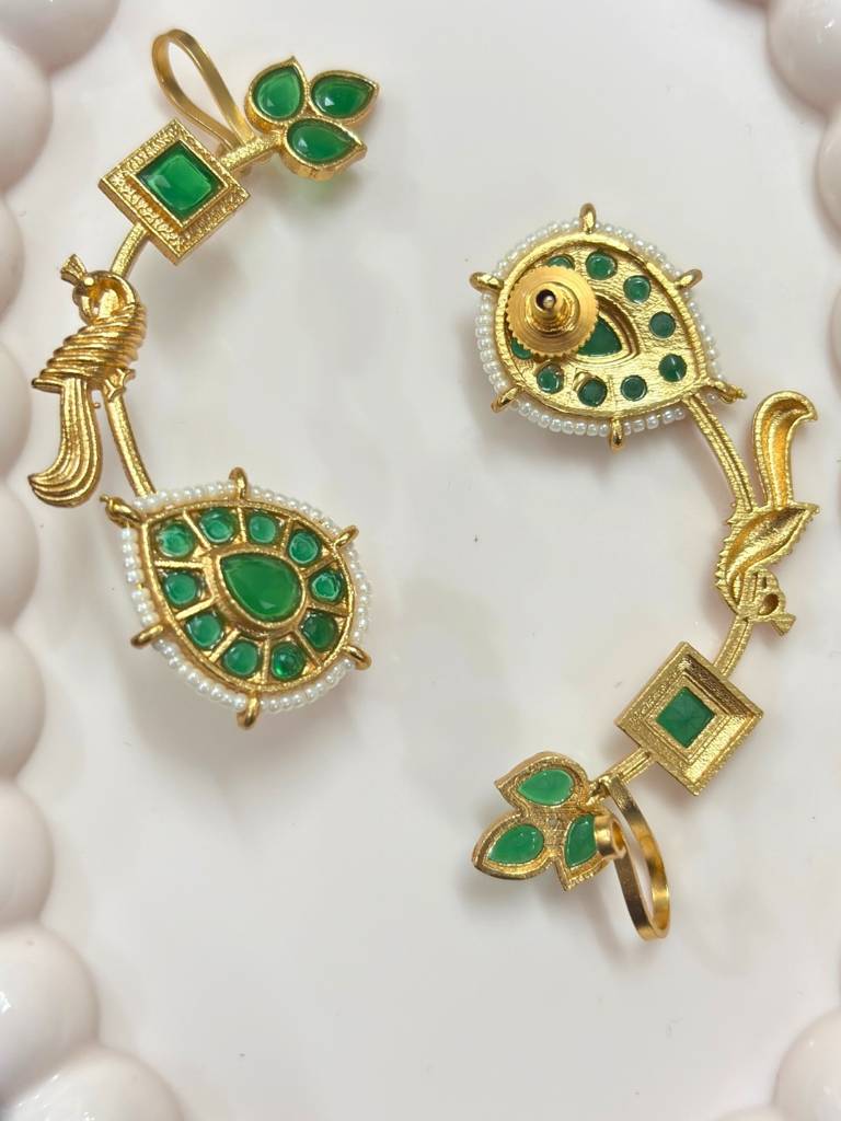 Gold-Plated Kundan Stone Studded & Beaded Peacock Shaped Ear Cuff : VI26EROX100226