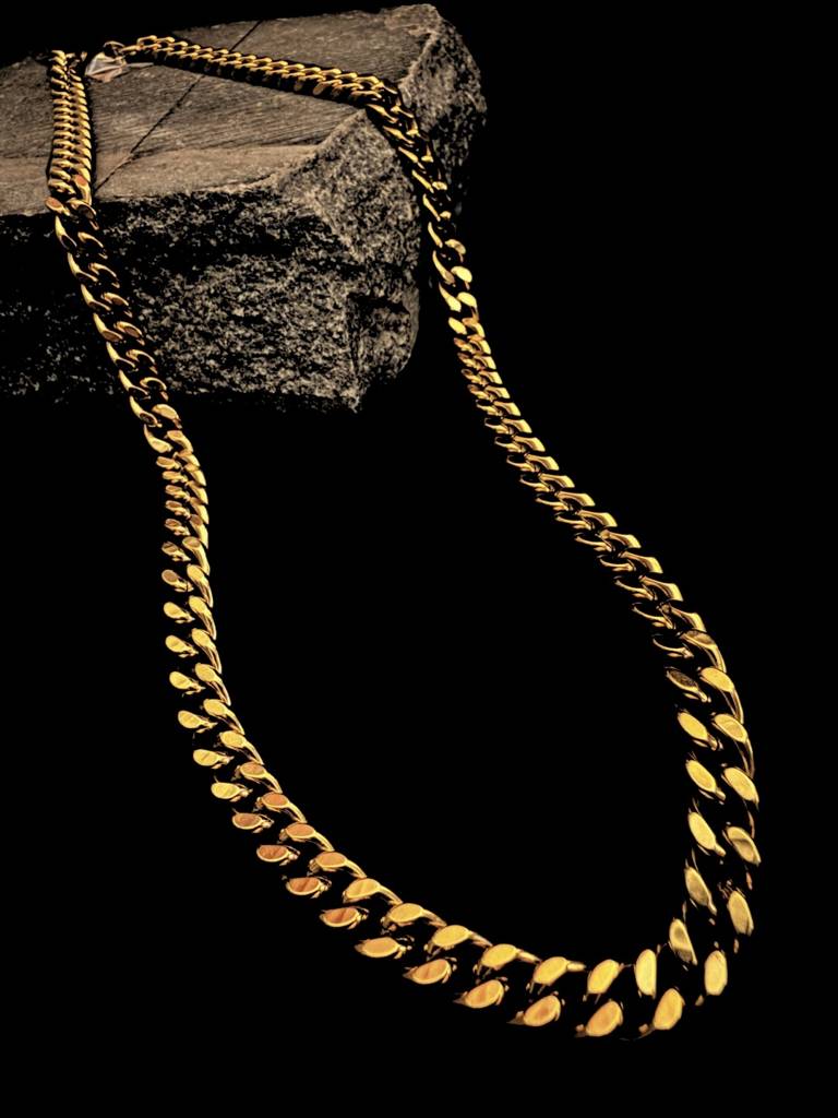 18K Gold Cuban Link Chain For Men – 8Mm Stainless Steel Necklace 24 Inch : MATC713GCRS