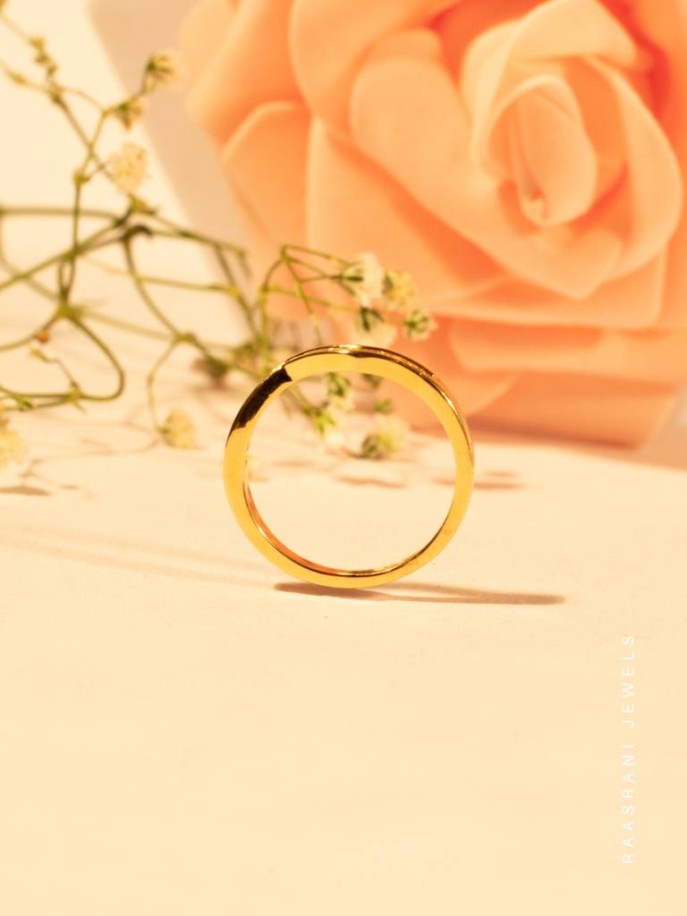 Elegant Zigzag Gold Ring Â Stainless Steel, Ad Studded, Size 7 : ATR546ZSR