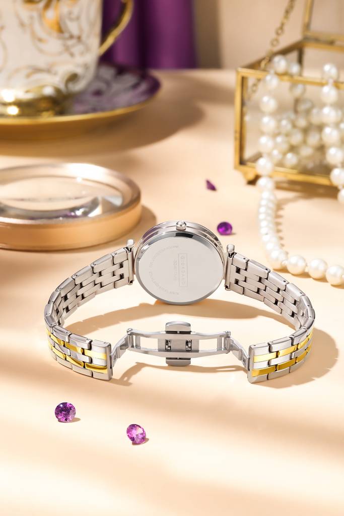 Giordano Exquisite Analog Watch For Women With Round Cut Glass Textured Dial, Stainless Steel Strap And Date Dis : GZ-60111-11