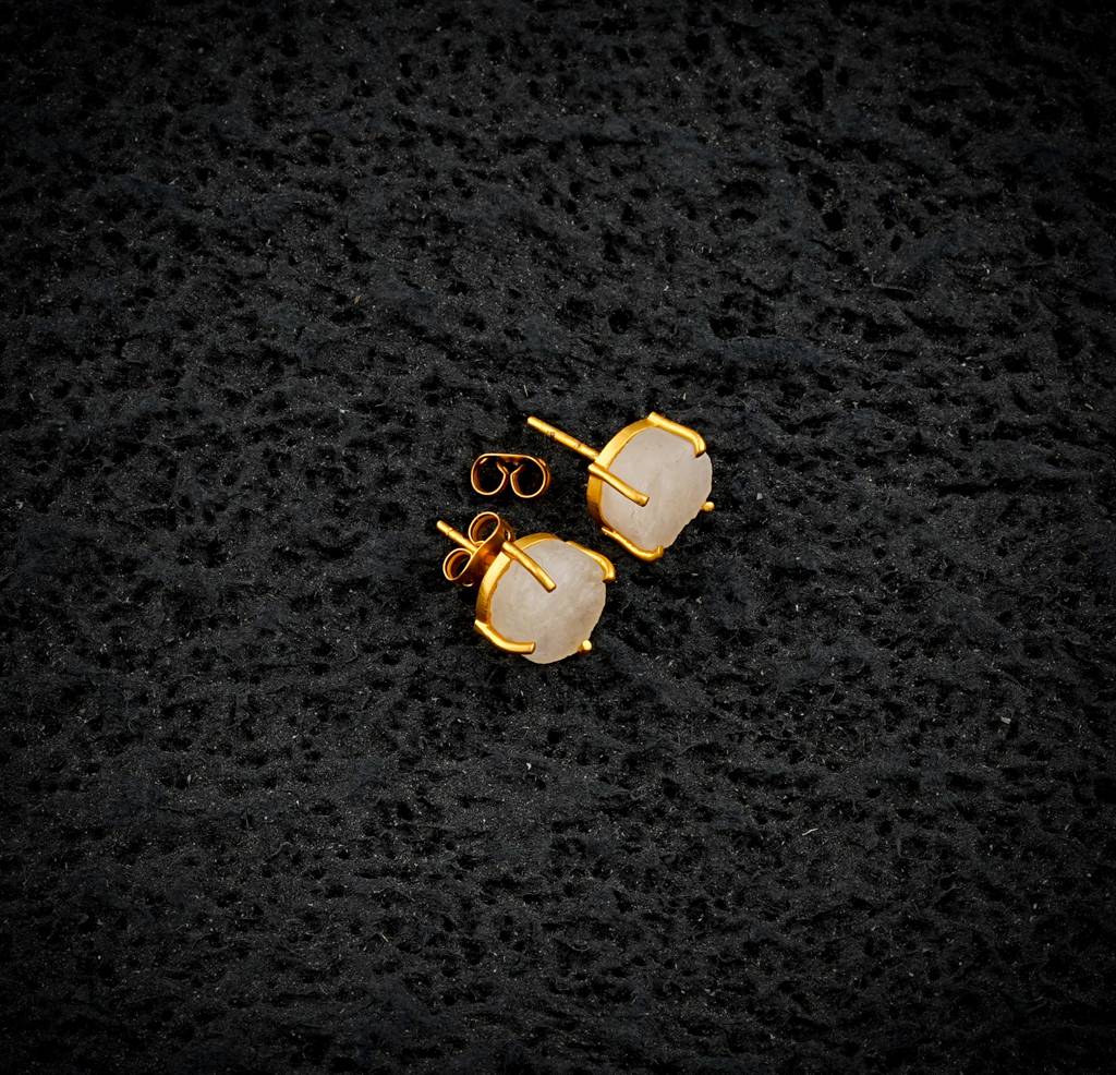 Natural Uncut Moonstone Gemstone Studs : NAGE24
