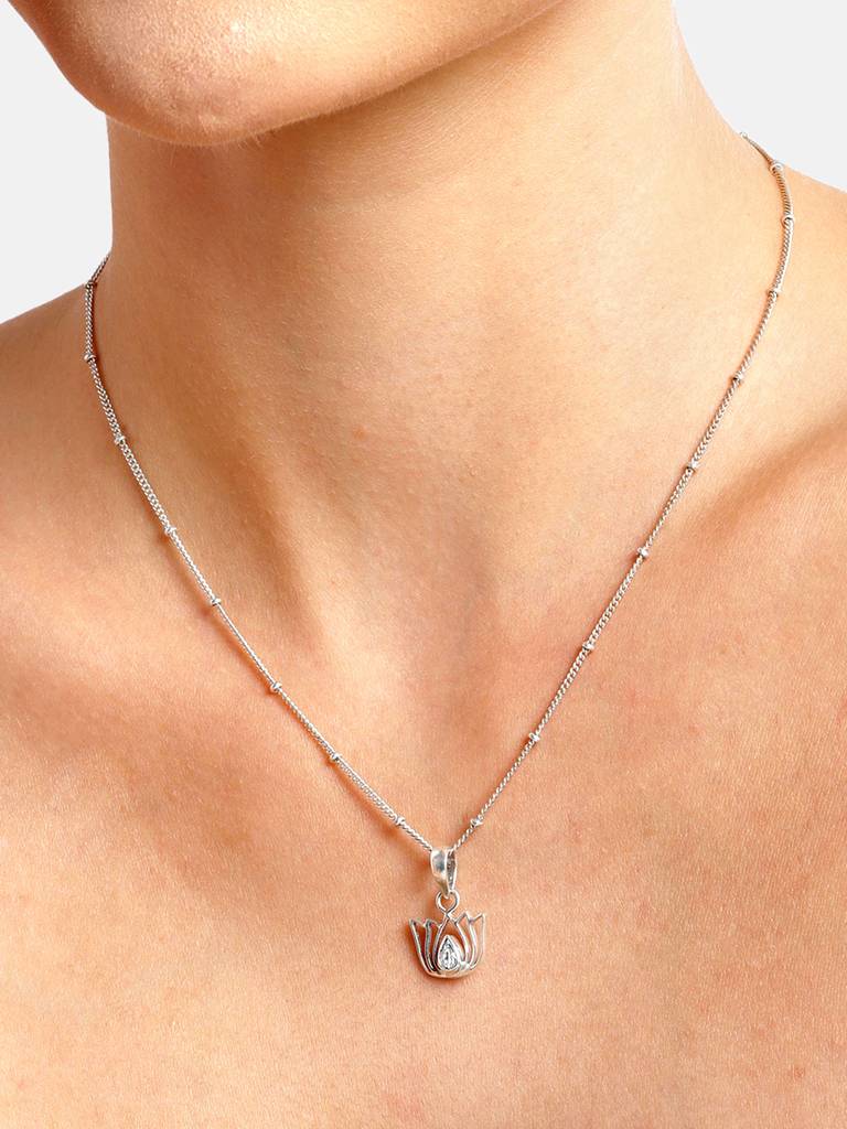 92.5 Silver White Kundan Sacred Lotus Necklace : U100SG005MY015