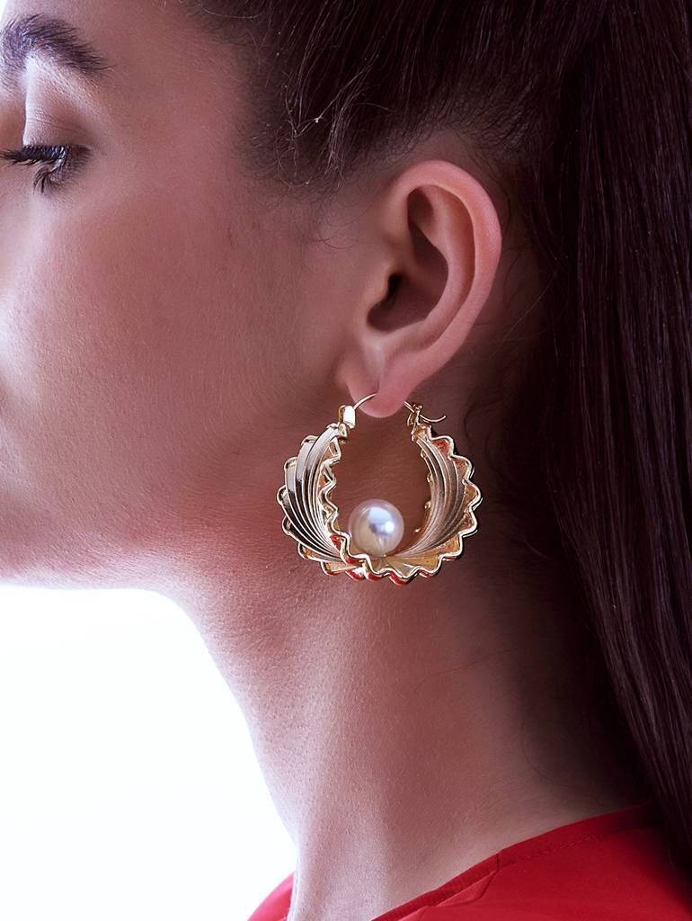 Golden Oyster Hoops : Z15EA