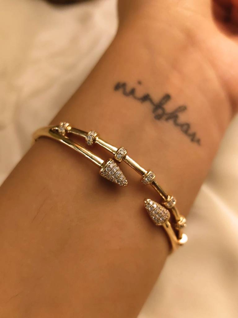 Arrow Head Studded Cuff Â Rosegold Plated, 316L Stainless Steel, Ad Stones, For Wrist Size 2'4 & Above : S925B506AHSC