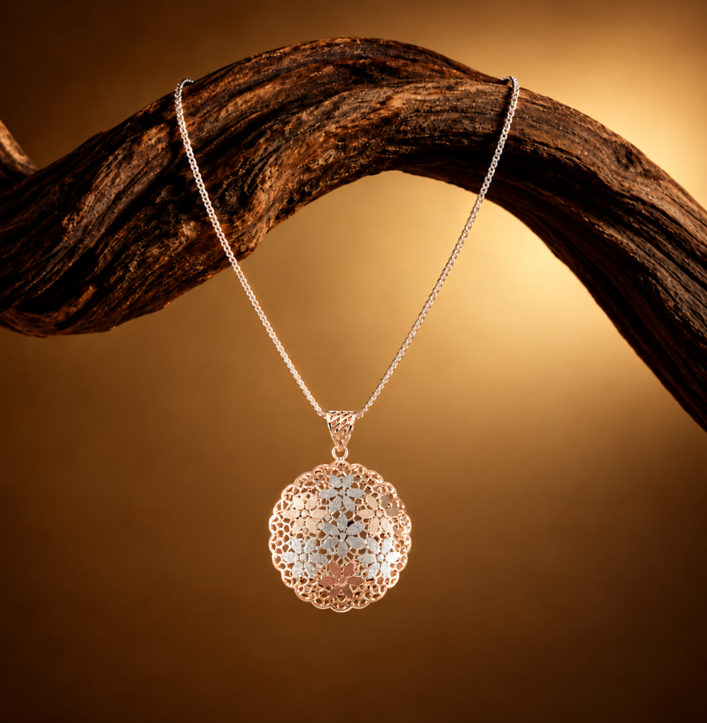 Bloom Filigree Pendant : TLC08
