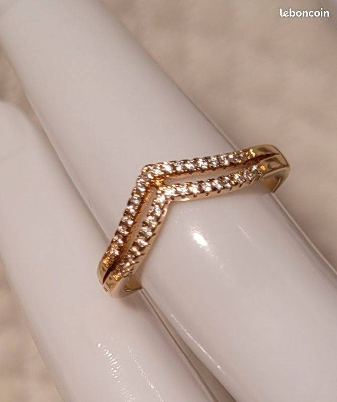 Gold-Plated V-Shape Cz Ring – Adjustable Chevron Ring For Women : AST-RIN-0066