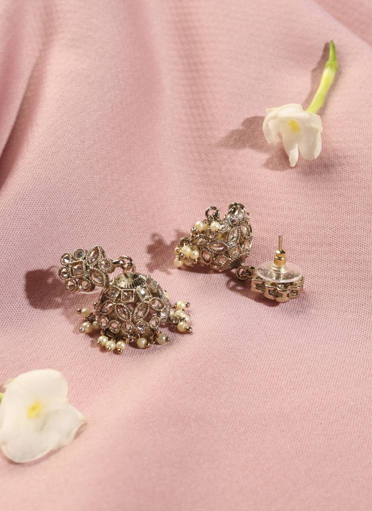 Gorgeous Flower Design And Mother Of Pearl Antique Gold Plated Collar Necklace Set For Women : 6CS29_White