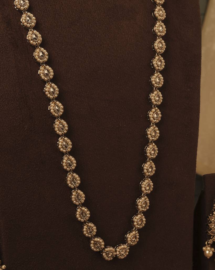 Marvellous Paisley And Oval Shape Gold Plated Brown Kundan Stone Long Haram Necklace Set With Maang Tikka For Women An : 6LH14