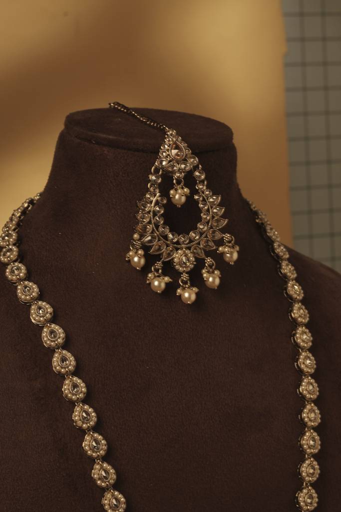 Marvellous Paisley And Oval Shape Gold Plated Brown Kundan Stone Long Haram Necklace Set With Maang Tikka For Women An : 6LH14