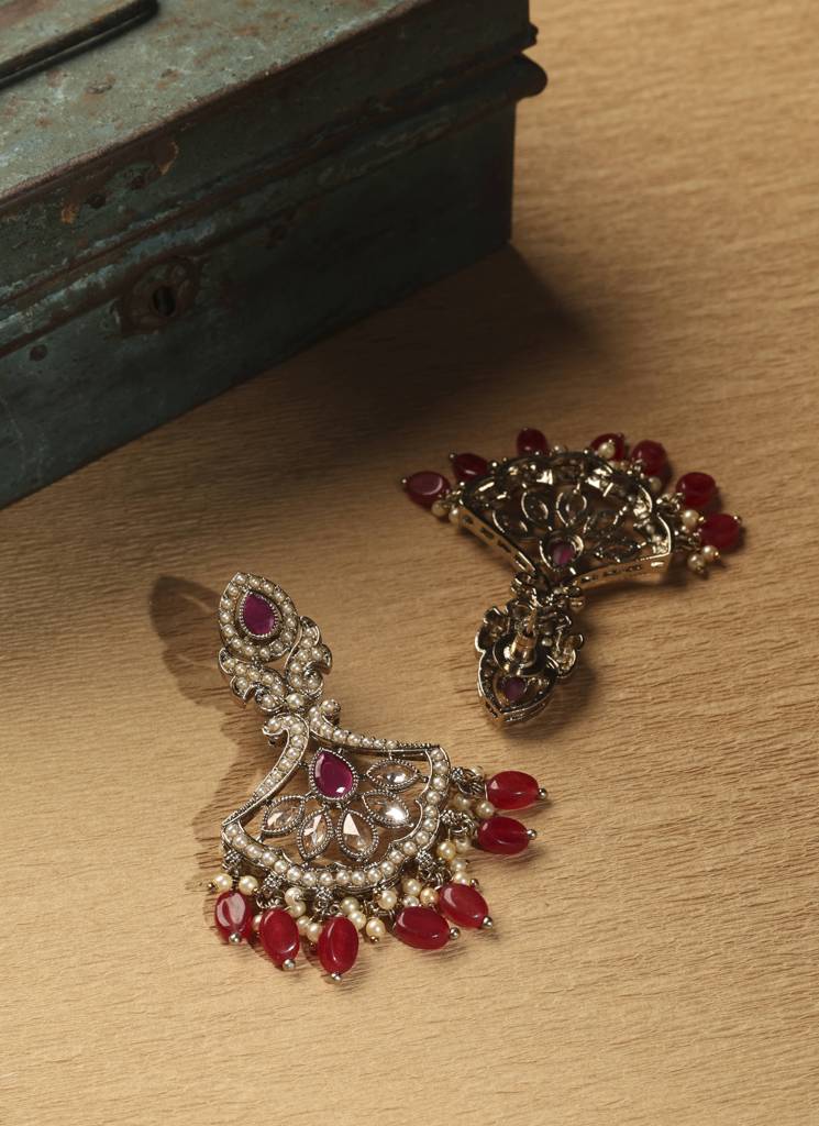 Splendid Flower Shape Mother Of Pearl Red Unkut Kundan Stone Antique Gold Plated Princess Necklace Set For Women : 6ML46_Red