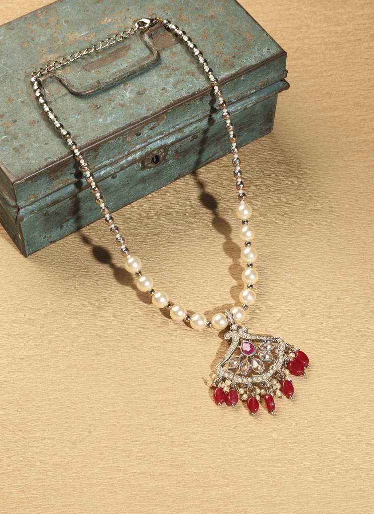 Splendid Flower Shape Mother Of Pearl Red Unkut Kundan Stone Antique Gold Plated Princess Necklace Set For Women : 6ML46_Red