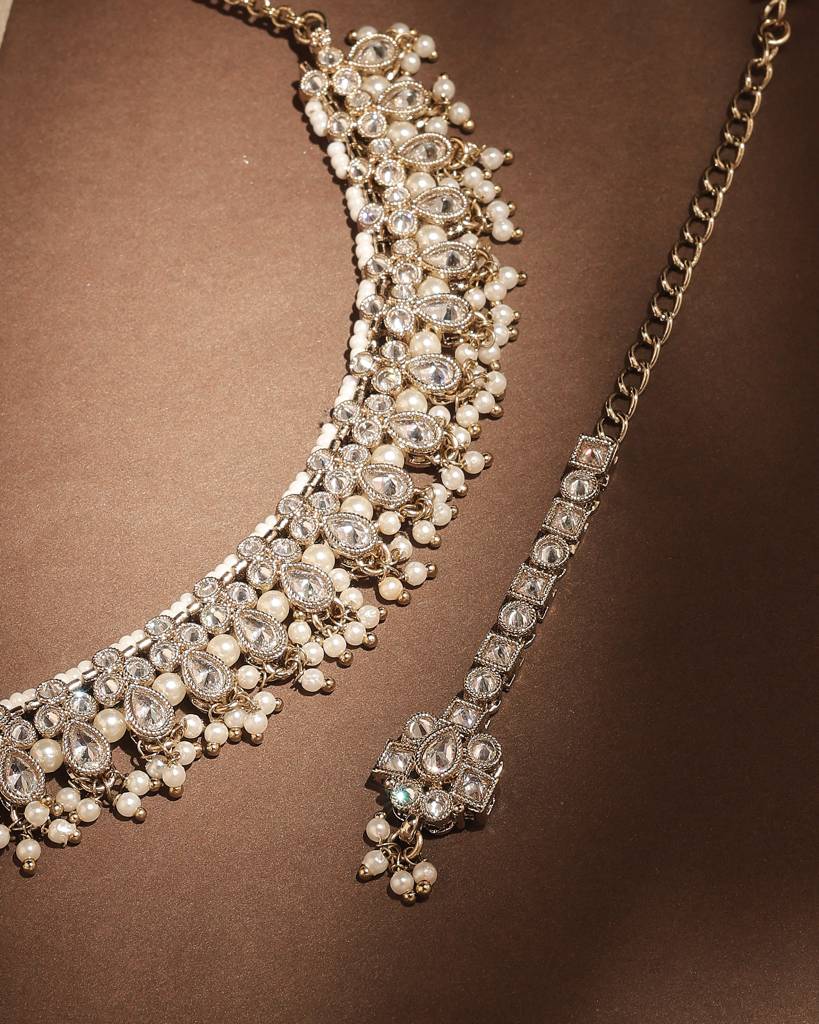 Lavish Pear Shape Pearl Guchha Antique Gold Plated Blue Uncut Kundan Stone Choker Necklace Set With Maangtikka  : 6NS395-WHITE