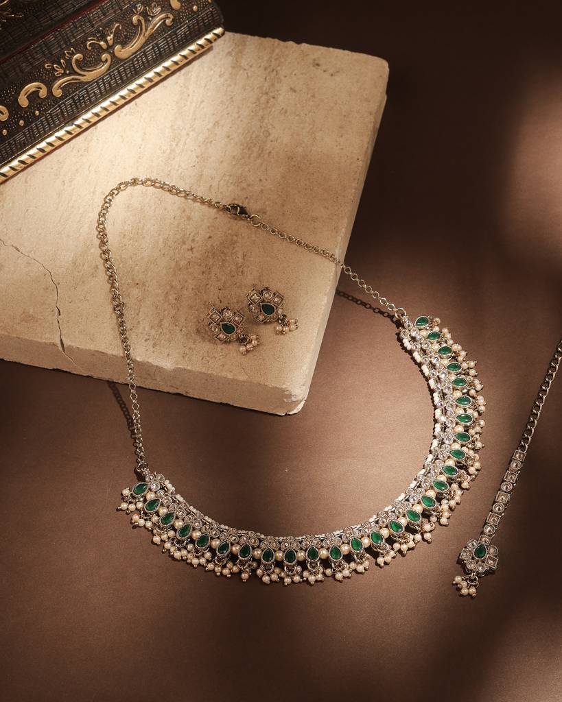 Lavish Pear Shape Pearl Guchha Antique Gold Plated Blue Uncut Kundan Stone Choker Necklace Set With Maangtikka  : 6NS395-GREEN