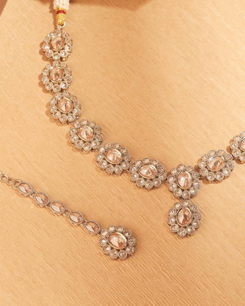Graceful Round And Oval Shape Antique Gold Plated Brown Uncut Kundan Stone Choker Necklace Set With Maangtikka  : 6NS519-BROWN