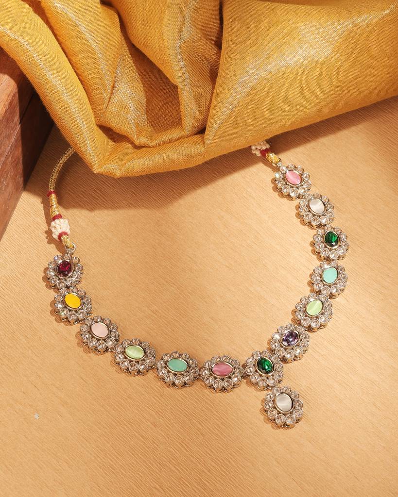 Graceful Round And Oval Shape Antique Gold Plated Brown Uncut Kundan Stone Choker Necklace Set With Maangtikka  : 6NS519-MULTI