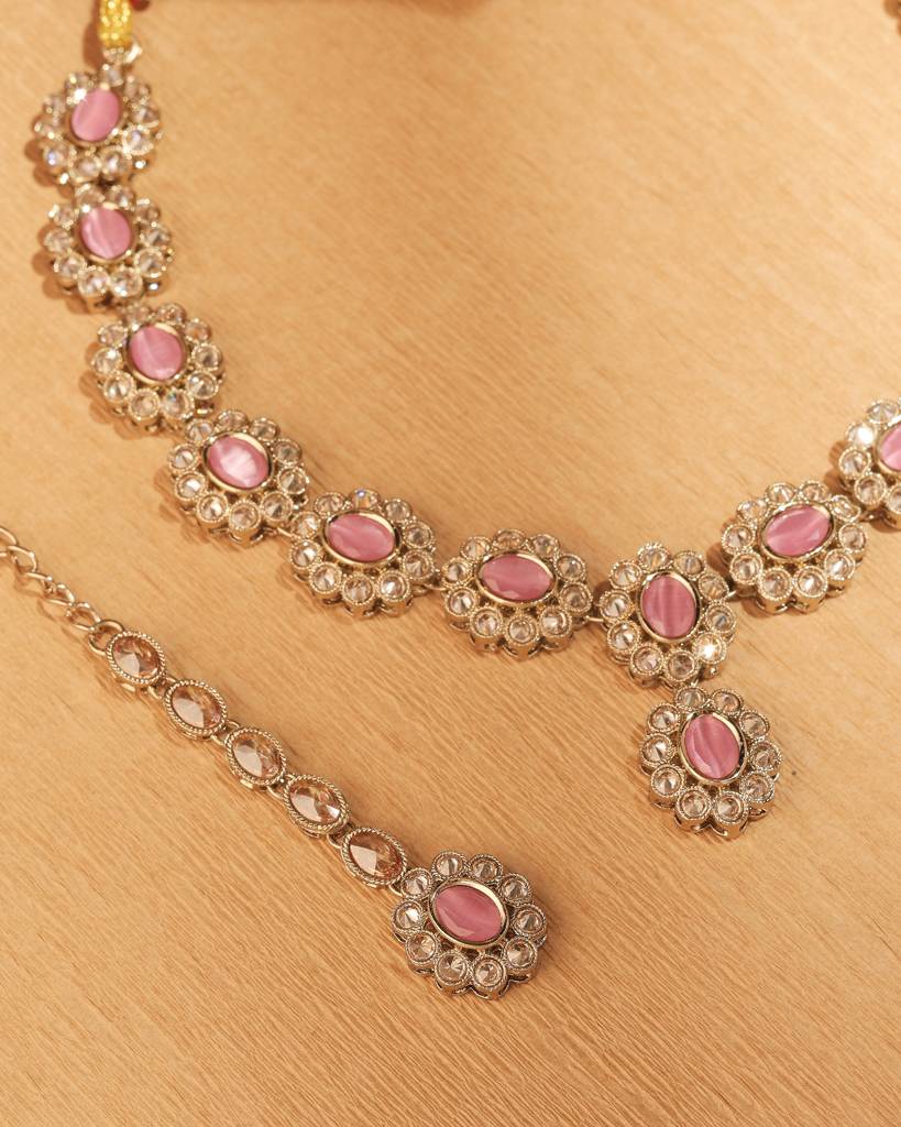 Graceful Round And Oval Shape Antique Gold Plated Brown Uncut Kundan Stone Choker Necklace Set With Maangtikka F : 6NS519-Pink