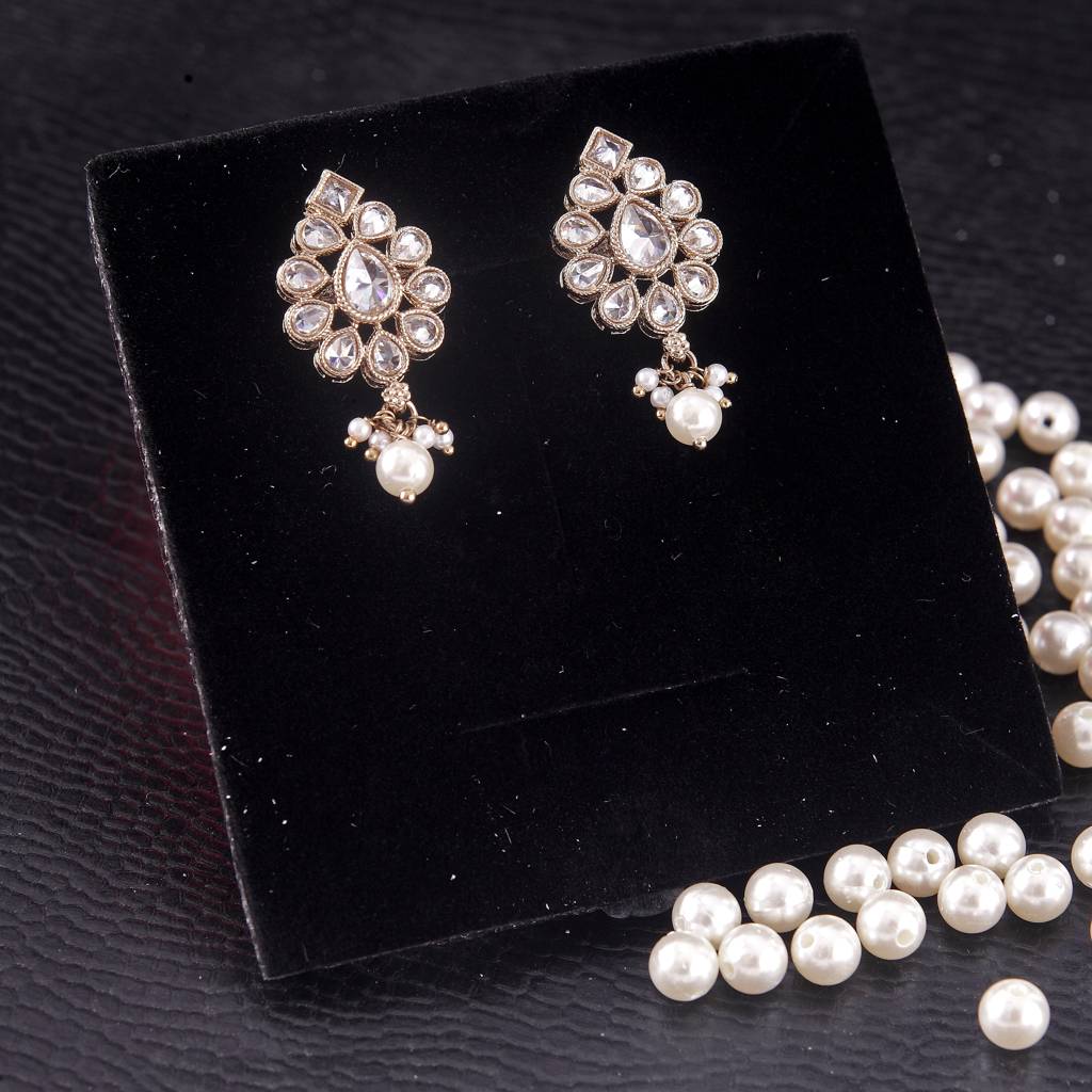 Lavish Oval Shape Brown Uncut Kundan Stone Antique Gold Plated Jhumki Earring For Women And Girls : 6SE32-WHITE