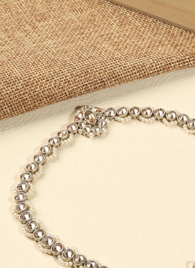 Graceful Flower Design And Pearl Brown Kundan Stone Antique Gold Plated Mathapatti(Sheeshphool) For Women : 6SP29_Brown