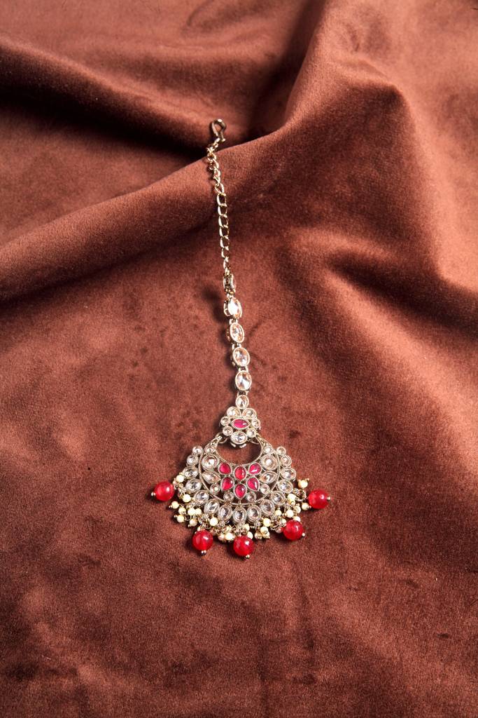 Glamorous Chandelier Shape Mother Of Pearl Brown Uncut Kundan Stone Antique Gold Plated Maang Tikka For Women An : 6TK141_RUBY