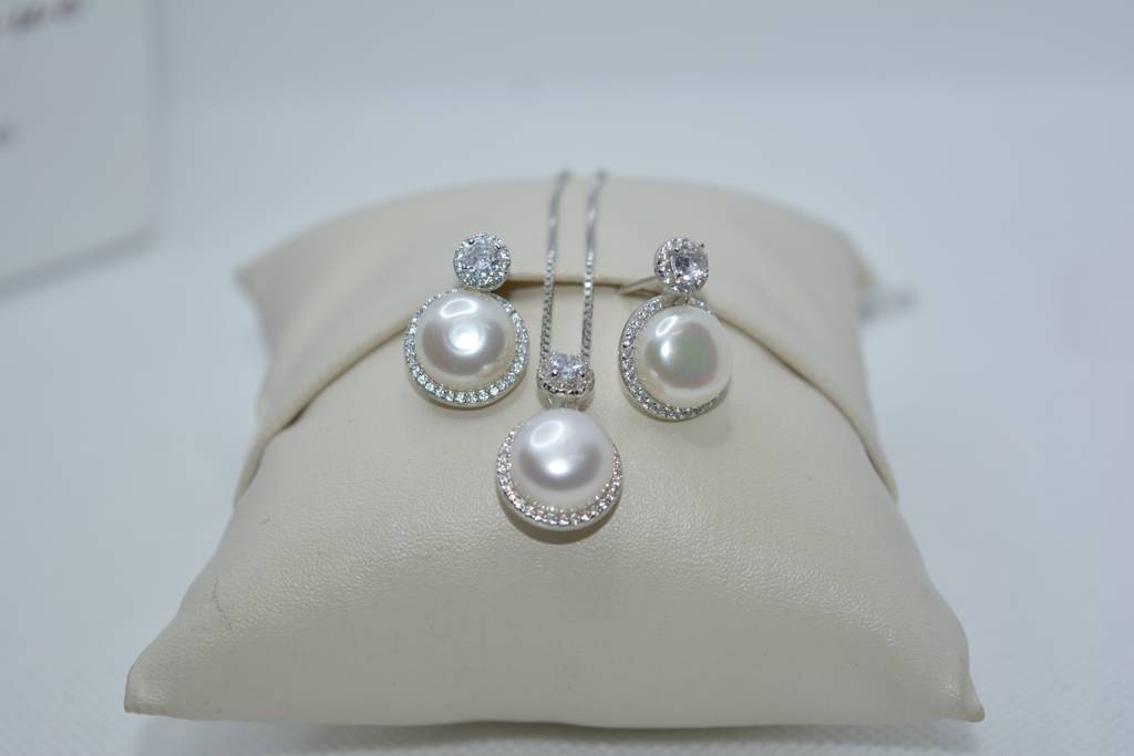 Pearl Pendant Set : 704
