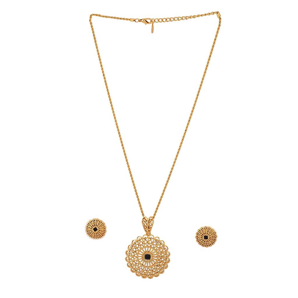 Estele Gold Plated Round Shaped Matt Finish Pendant Set For Women : 7790NKER