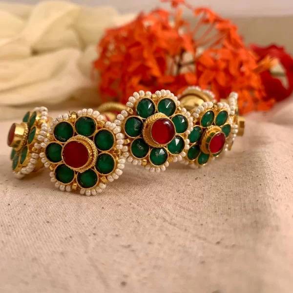 Gold Plated Paachi Kundan Pochi