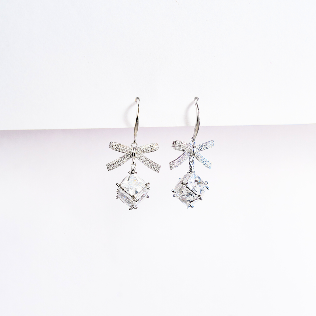 Bow-Down: 925 Sterling Silver Bow Earrings For Women : 73EA