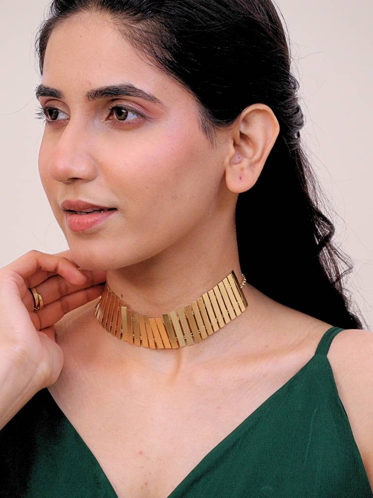 Aabhra Golden Brass Choker For Women 18K Gold Plated Handmade : BJV020