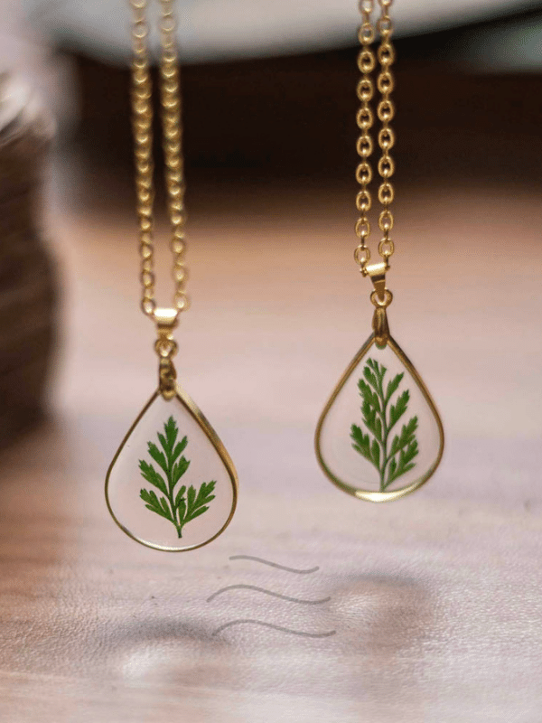 Glitzy Wild Fern Necklace : LA-FF-WGF-G-01