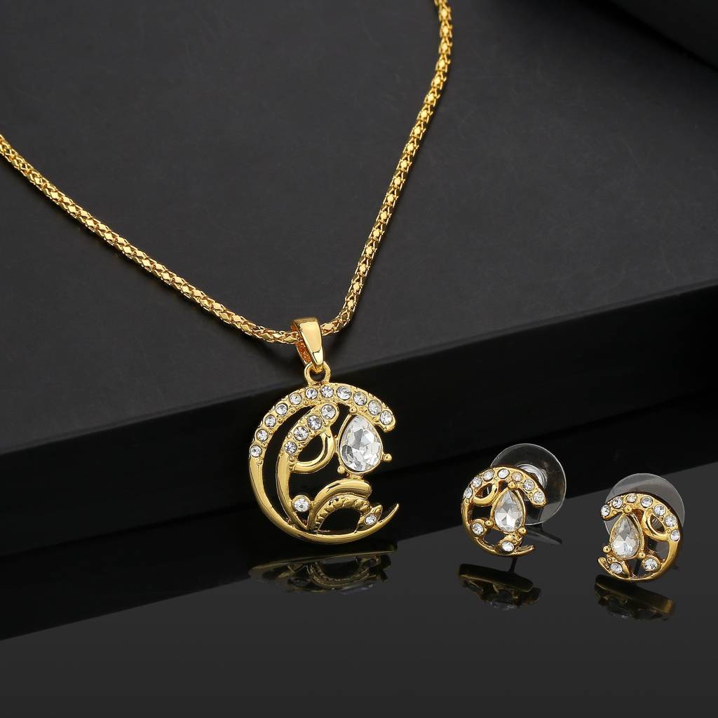 Estele Gold Plated Circle Designer Pendant Set With Austrian Crystals For Women : 9123NKER