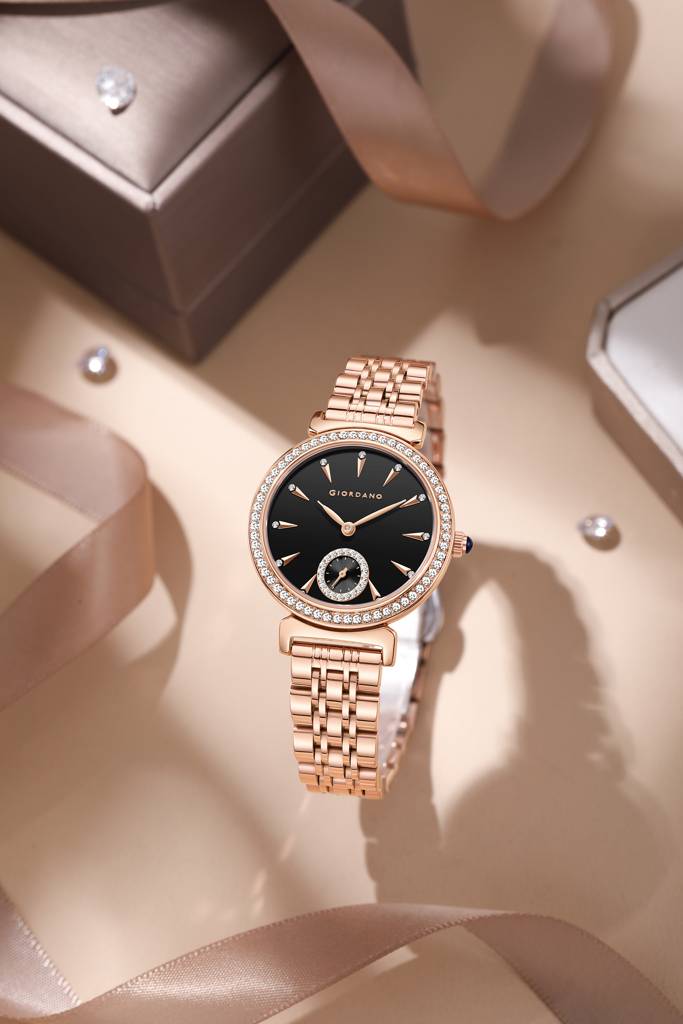 Giordano Fashion Watch For Women Â Diamond-Accented Bezel, Stainless Steel Strap, Elegant Round Dial, Quartz M : GZ-60090-33