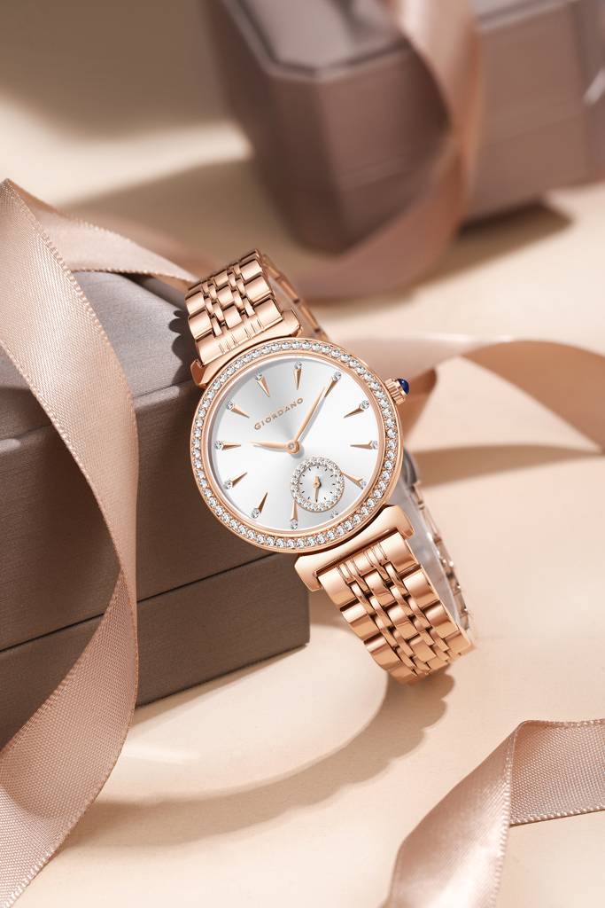 Giordano Fashion Watch For Women Â Diamond-Accented Bezel, Stainless Steel Strap, Elegant Round Dial, Quartz M : GZ-60090-22