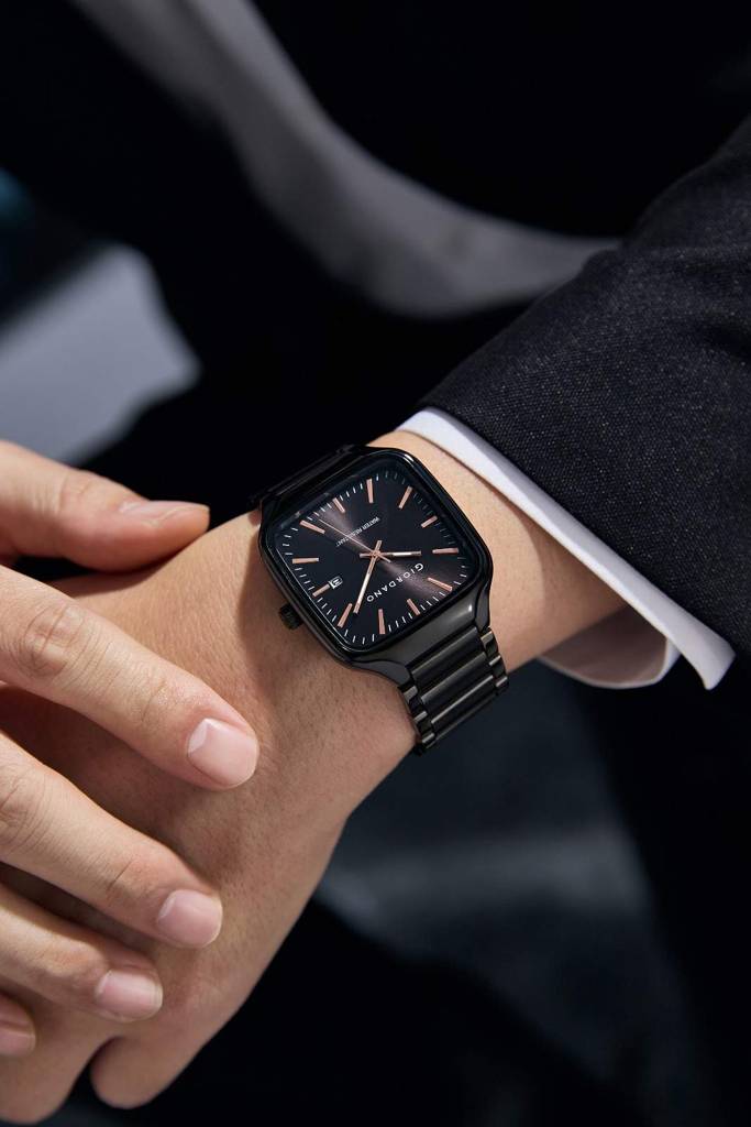 Giordano Analog Watch For Men Â Square Dial, Stainless Steel Strap, Date Display, Water Resistant Classic Dres : GZ-50163-11