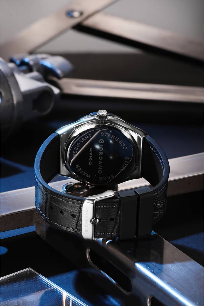 Giordano Casual Analog Watch For Men With Leather Band, Day-Date Function And Quartz Movement : GZ-50142-02