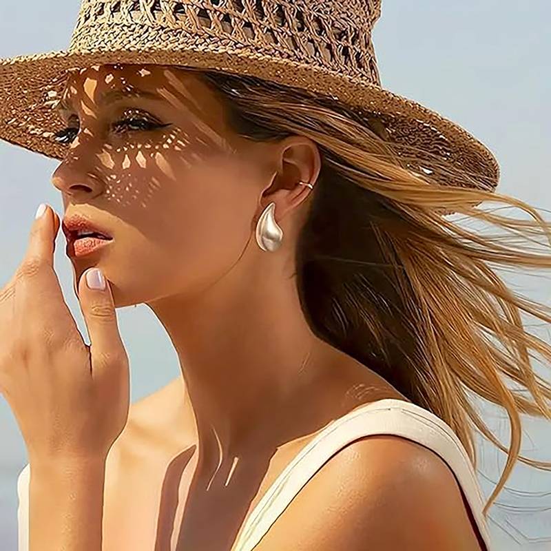 925 Pure Silver Small Tear Drop Stud Earrings With Back Screw : TWP1144