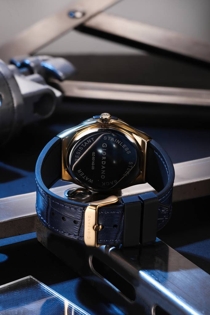 Giordano Casual Analog Watch For Men With Leather Band, Day-Date Function And Quartz Movement : GZ-50142-03