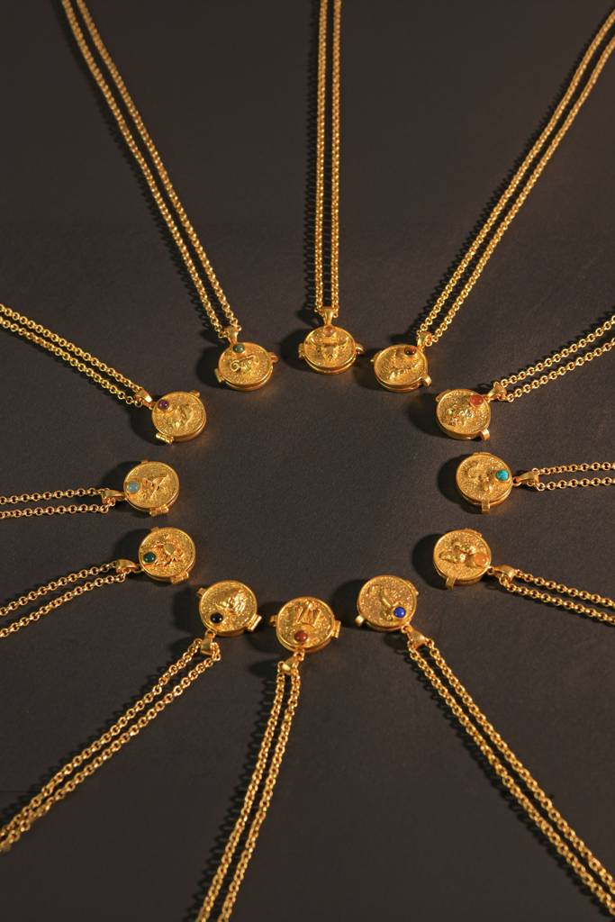 Golden Aquarius Nakshatra Photo Locket : TZSN23
