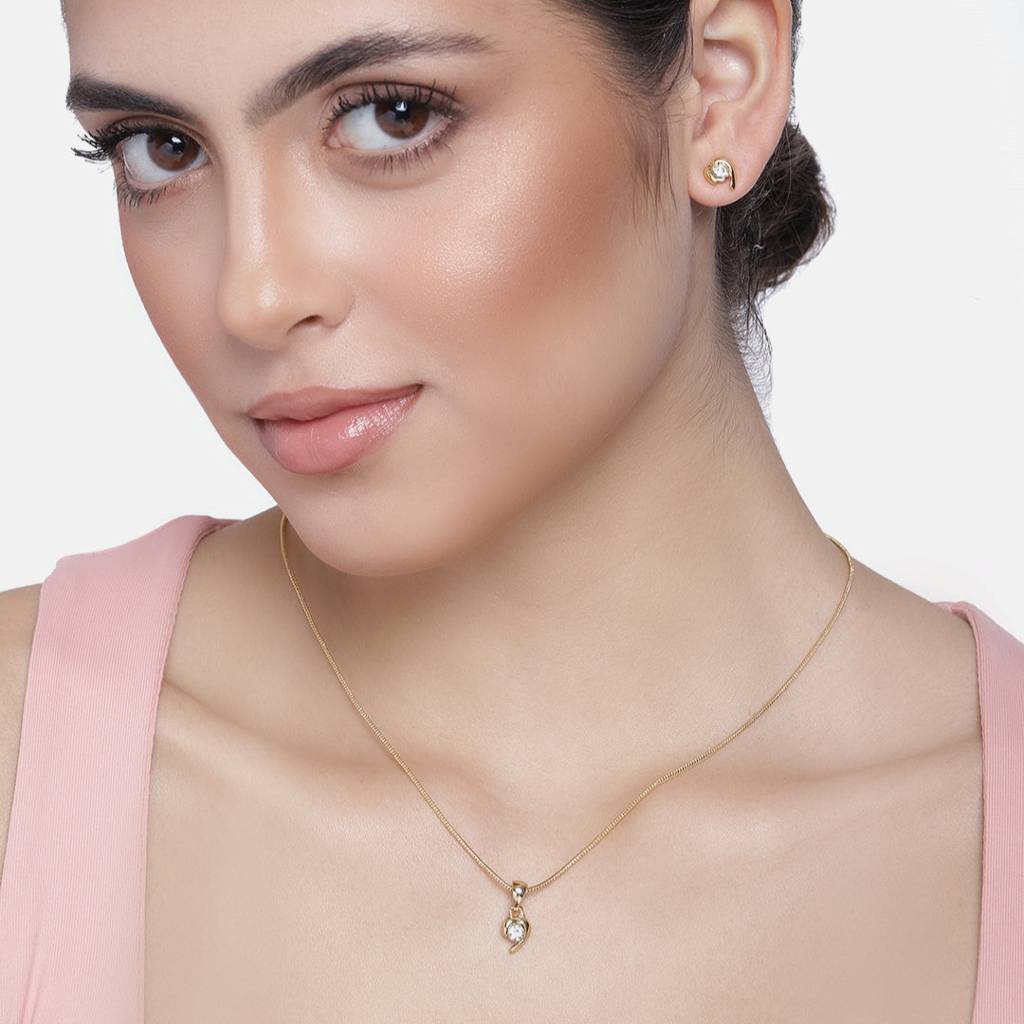 Estele Gold Plated Elegant Pendant Set With Crystals For Women : 6116NKER
