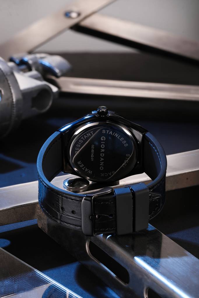 Giordano Casual Analog Watch For Men With Leather Band, Day-Date Function And Quartz Movement : GZ-50142-01