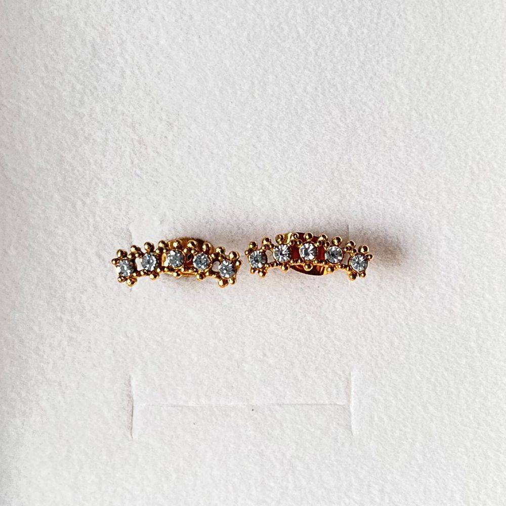 18Kt Gold Plated Dainty Piercing Inlaid 5 Zircon Stud Earring, Nirvana : INNIRVANA