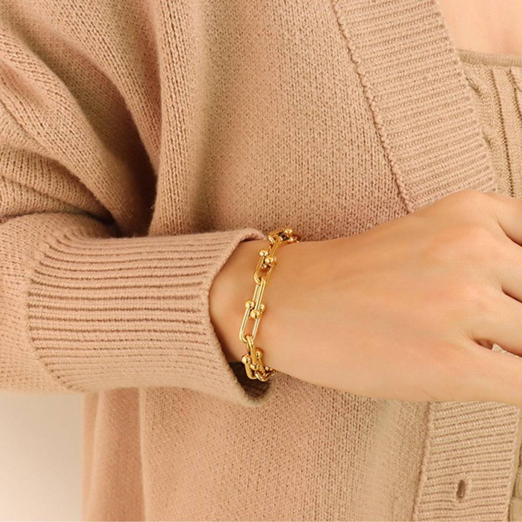 18K Plated U Shaped Chain Link Bracelet : ATO0624B005G