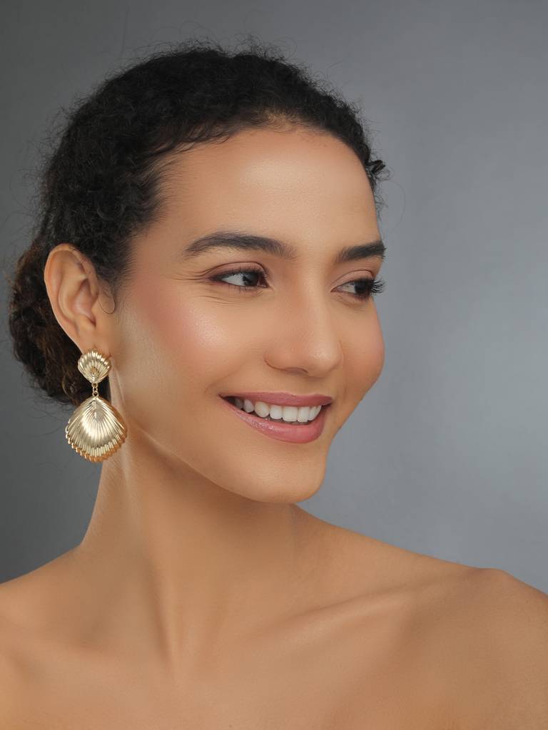 14K Gold Plated Shell Drop Earring : WER20MLGLD