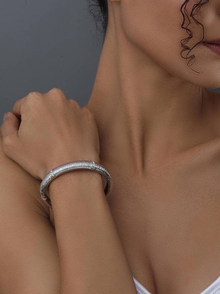 Brushed Stripe Thin Silver Bangle : WBR137WCSLV
