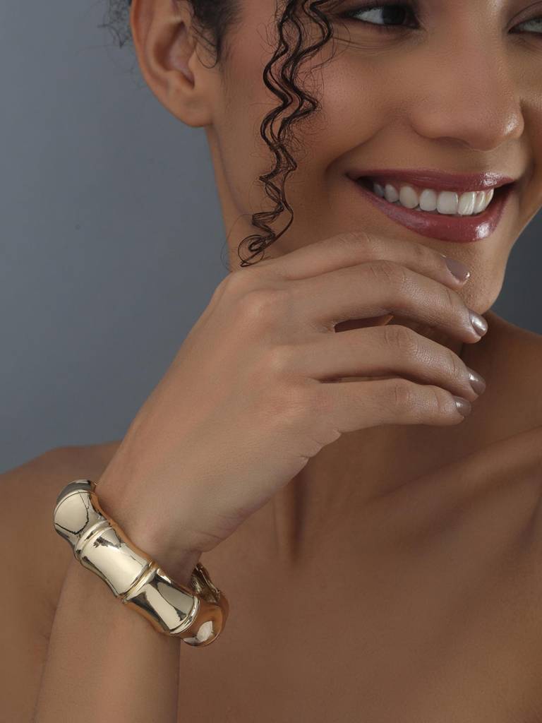 Scallop Gold Bangle : WBR125WCGLD