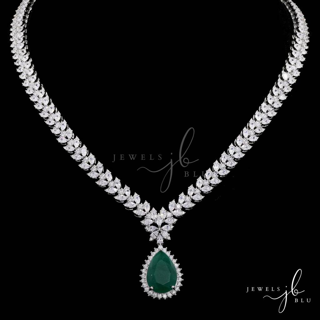 Premium Emerald And Marquise Diamond Beyonce Necklace Set With Earrings : 800017