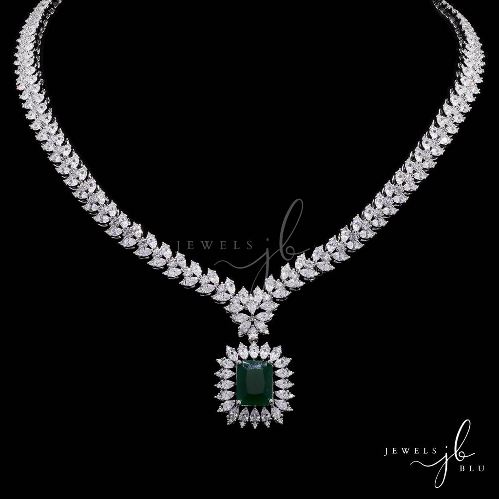 Premium Emerald And Marquise Diamond Monaco Necklace Set With Earrings : 800019
