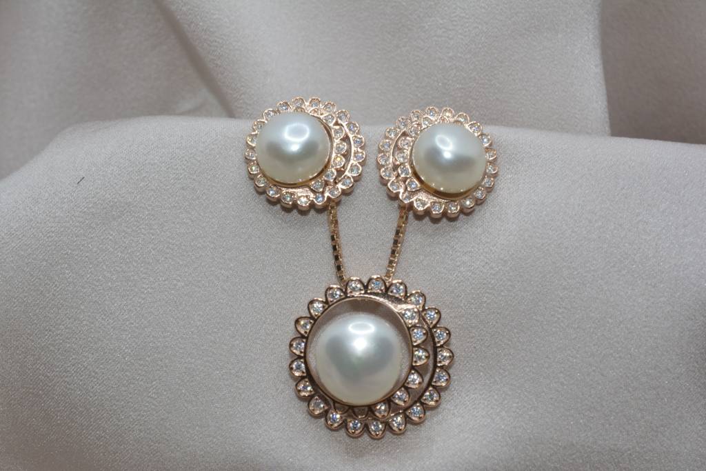 Elegance Pearl Pendant Set : 801