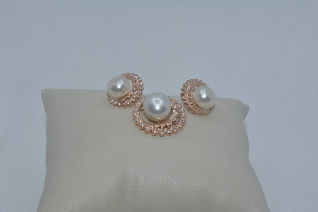 Elegance Pearl Pendant Set : 801